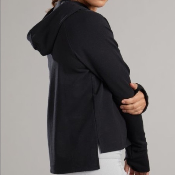 Reebok Metro Popover Cropped Hoodie Pullover Sweatshirt Black White Size XS - Picture 2 of 8